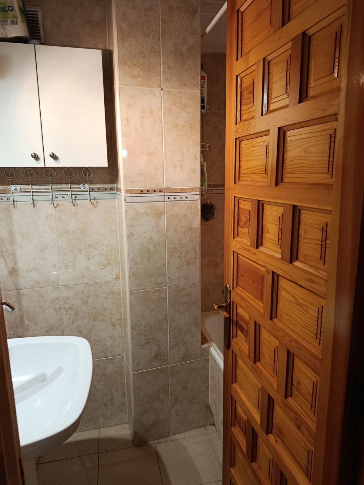 2 Bed, 1 Bath, ApartmentFor Sale, Torrevieja, Alicante