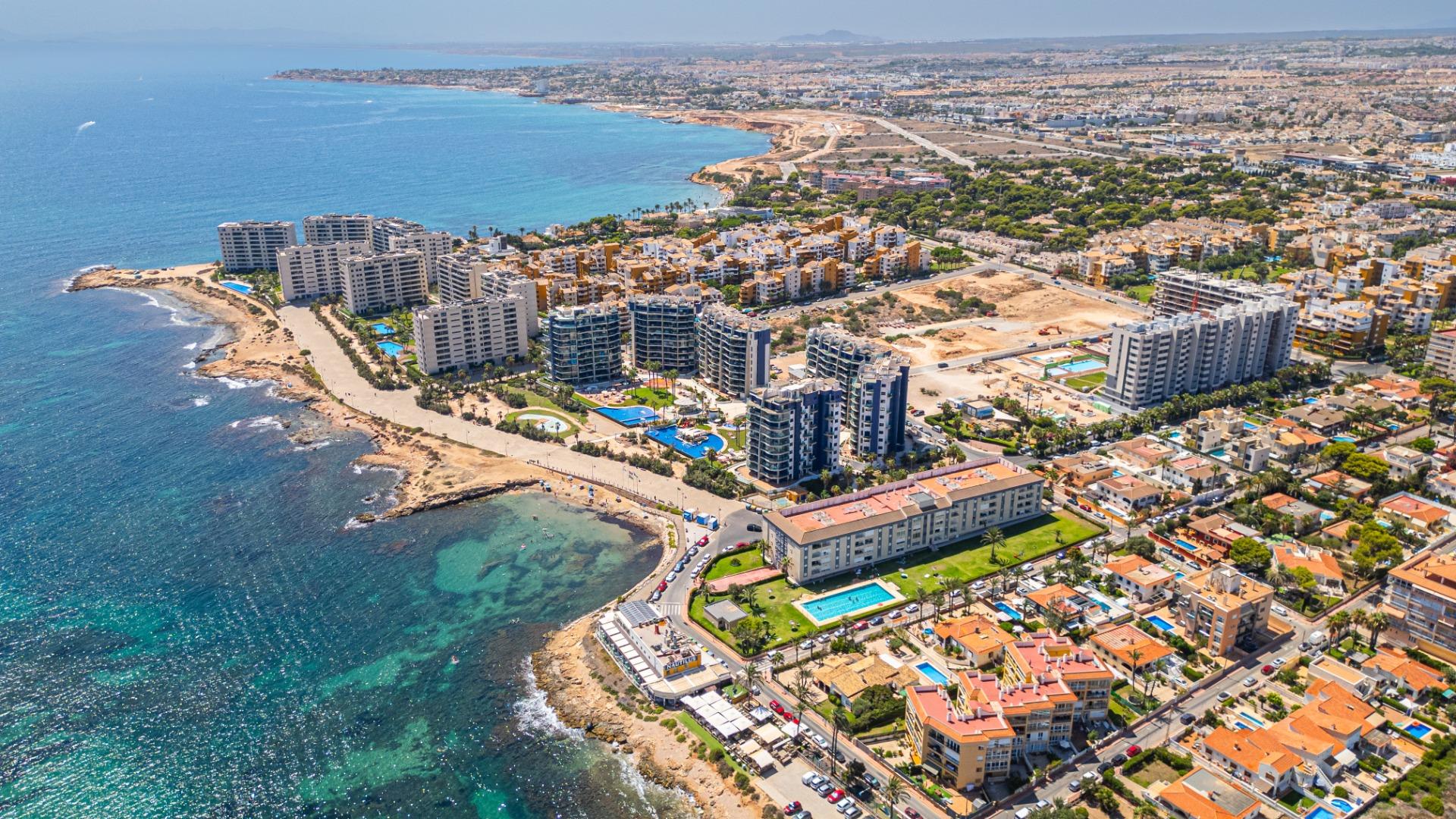 3 Bed, 2 Bath, ApartmentFor Sale, Torrevieja, Alicante