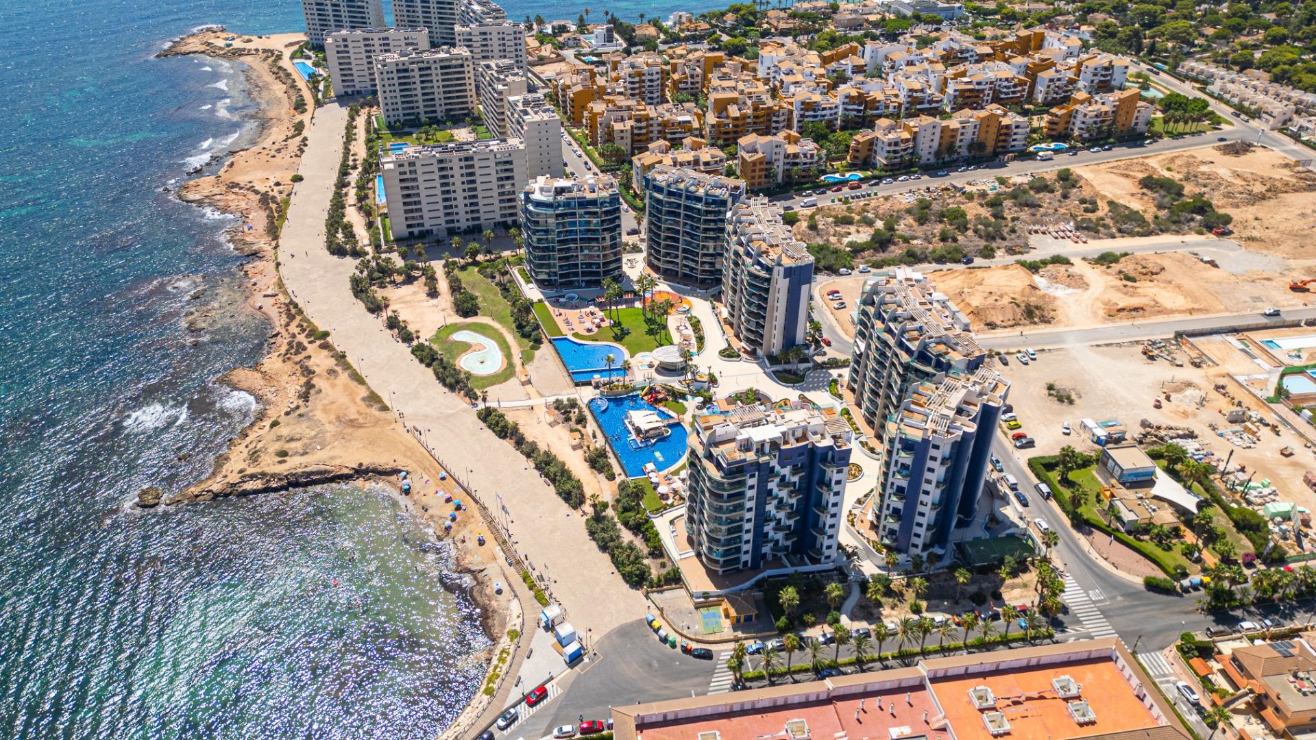 3 Bed, 2 Bath, ApartmentFor Sale, Torrevieja, Alicante