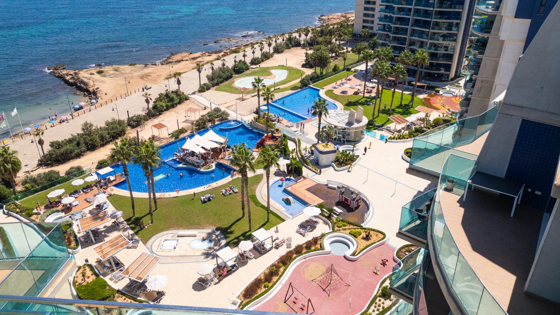 3 Bed, 2 Bath, ApartmentFor Sale, Torrevieja, Alicante