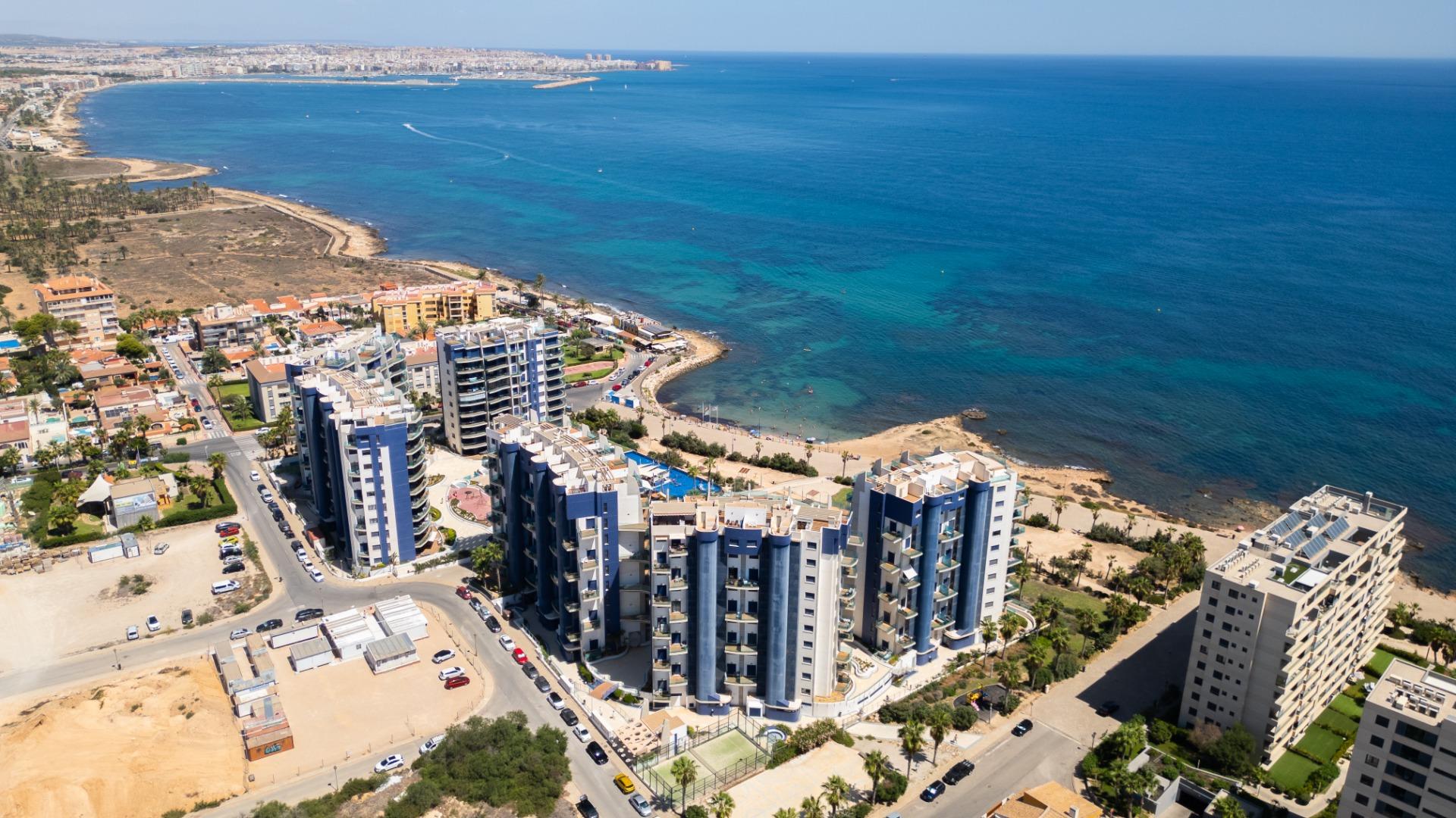 3 Bed, 2 Bath, ApartmentFor Sale, Torrevieja, Alicante