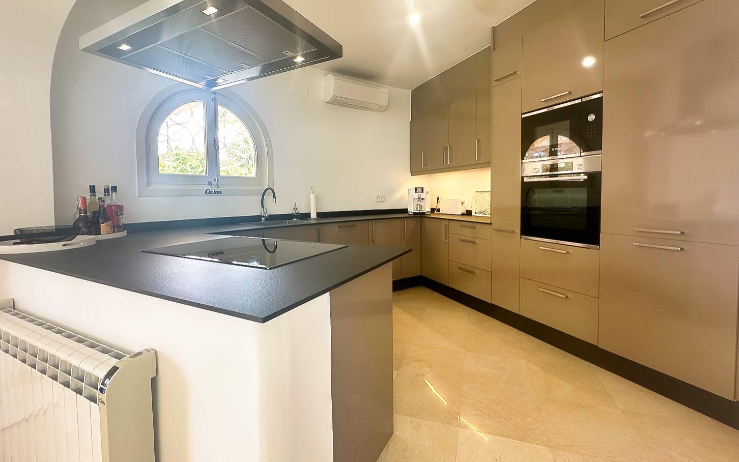 3 Bed, 2 Bath, HouseFor Sale, Altea, Alicante