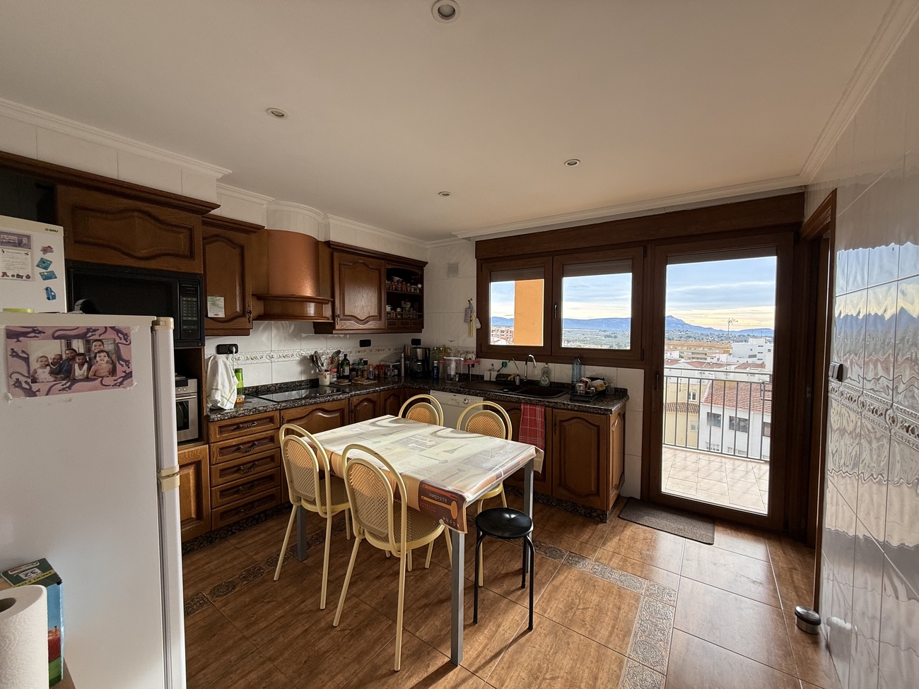 5 Bed, 2 Bath, ApartmentFor Sale, Onil, Alicante