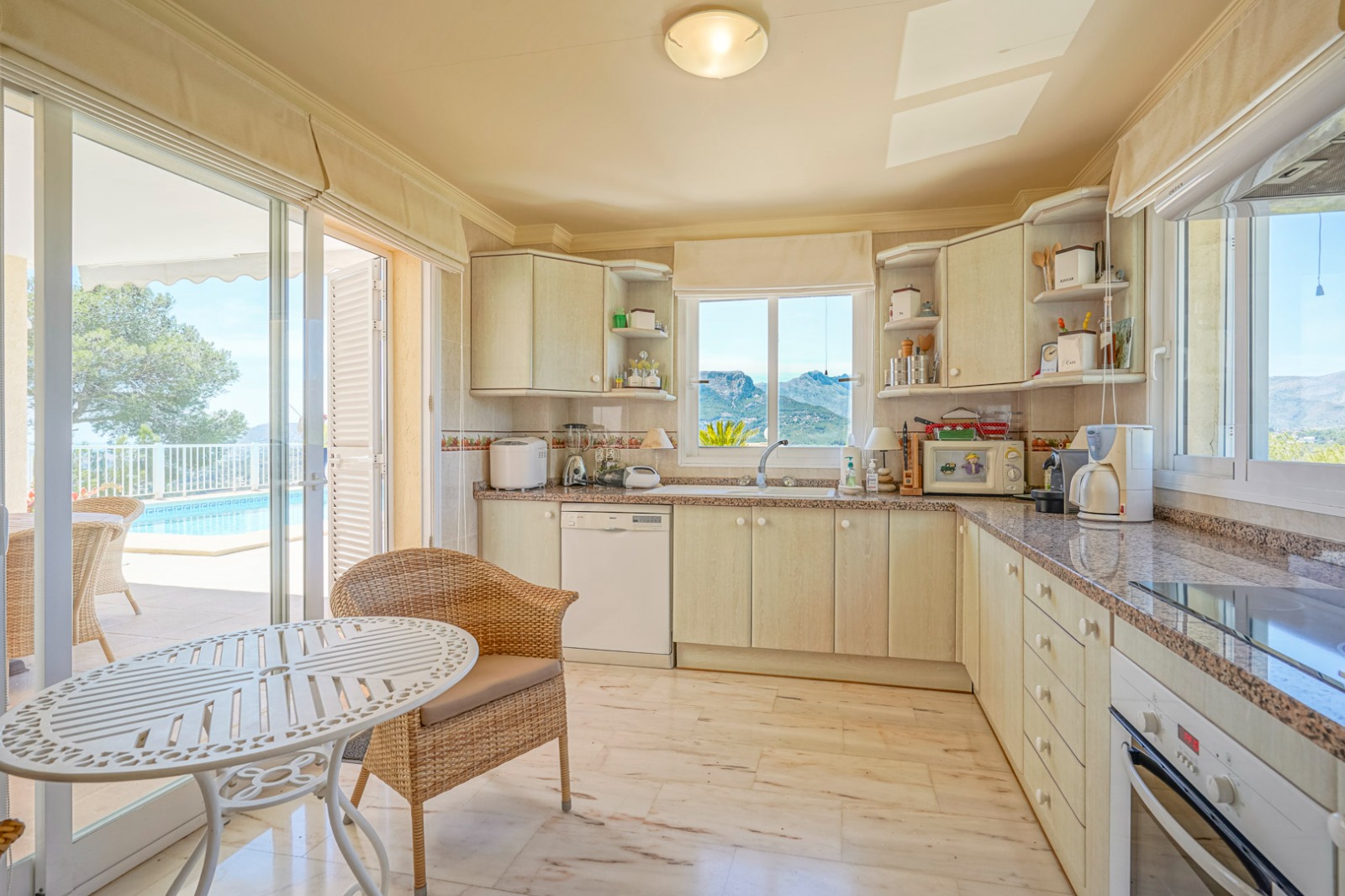 3 Bed, 2 Bath, HouseFor Sale, Calpe, Alicante