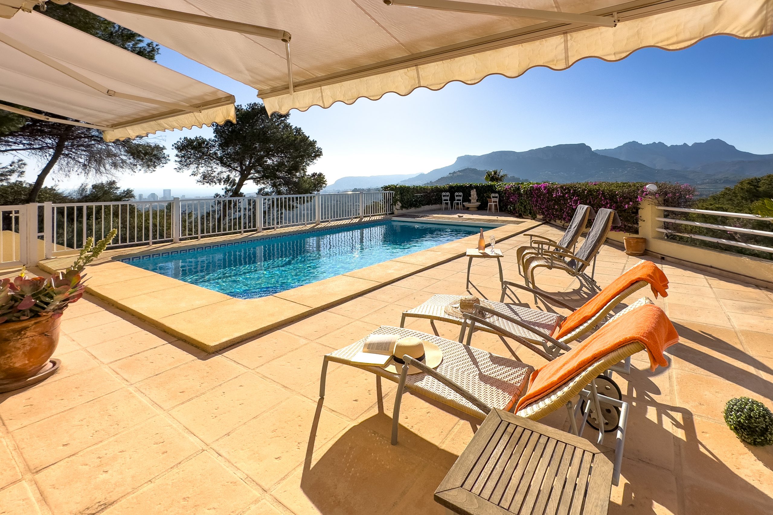 3 Bed, 2 Bath, HouseFor Sale, Calpe, Alicante