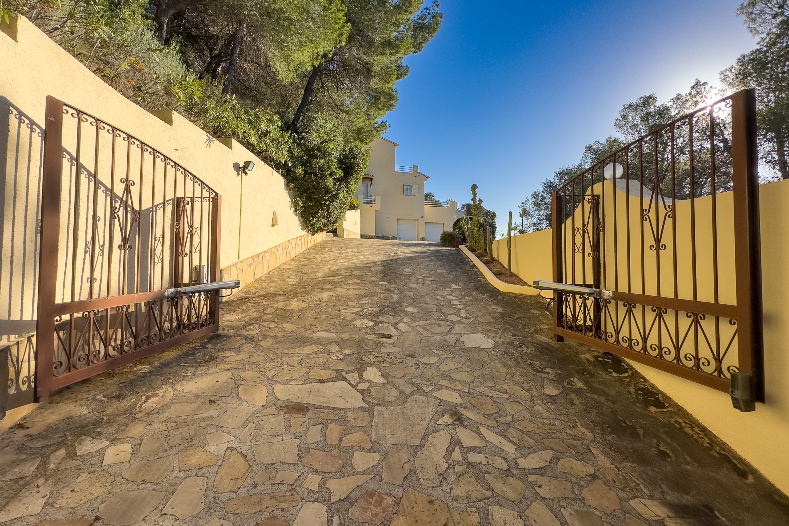 3 Bed, 2 Bath, HouseFor Sale, Calpe, Alicante