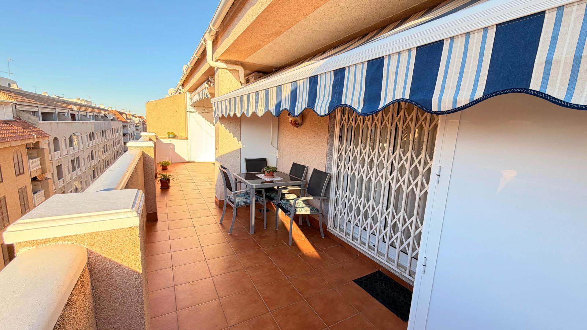 3 Bed, 2 Bath, ApartmentFor Sale, Torrevieja, Alicante