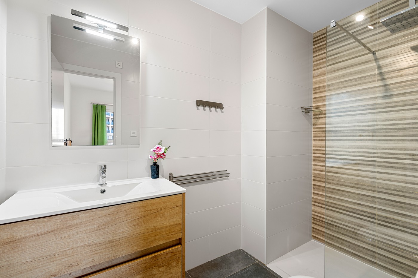 3 Bed, 2 Bath, ApartmentFor Sale, Alicante, Alicante