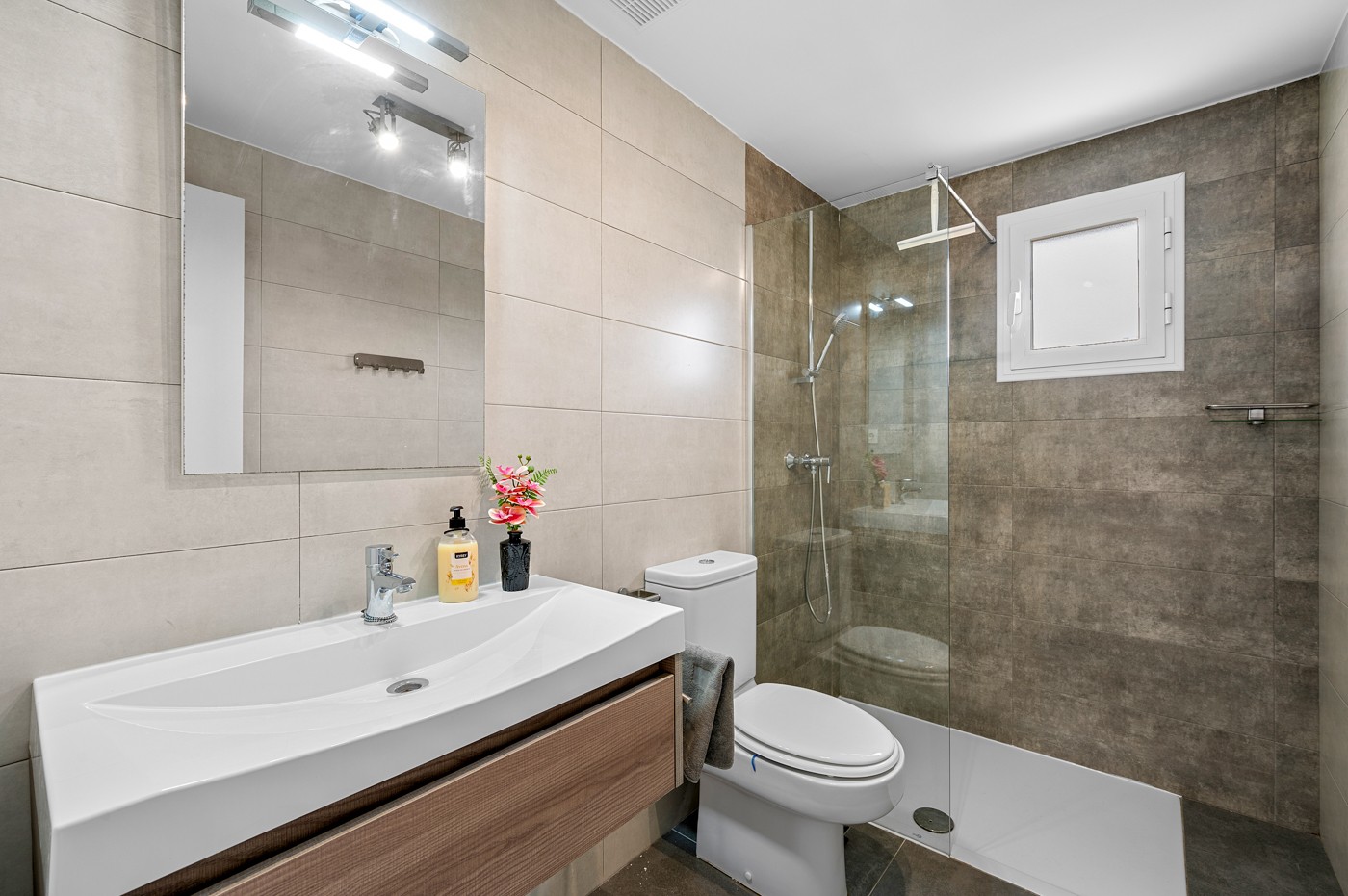 3 Bed, 2 Bath, ApartmentFor Sale, Alicante, Alicante