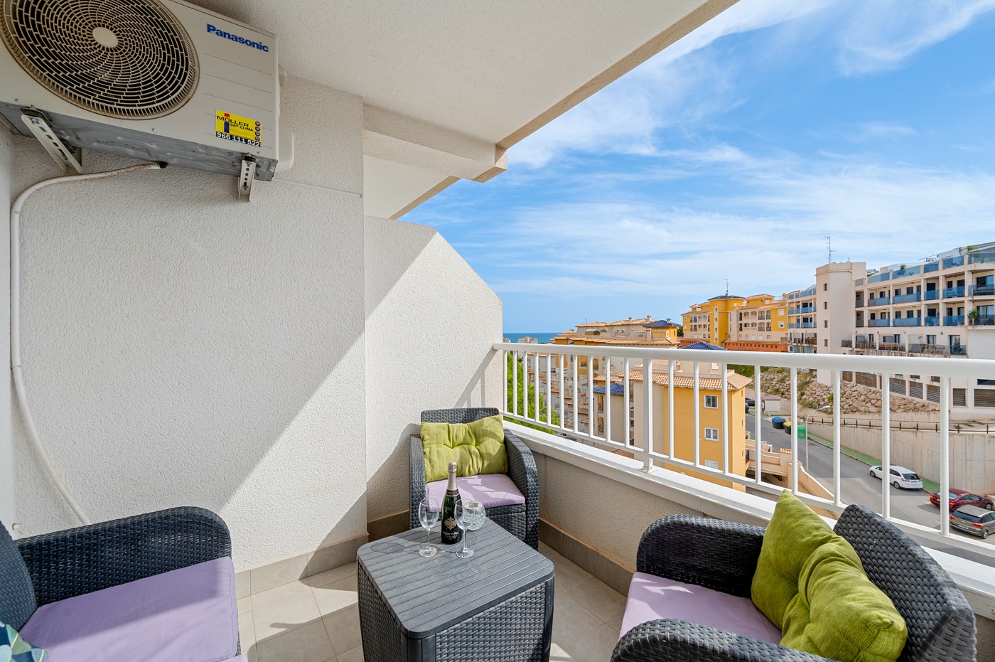 3 Bed, 2 Bath, ApartmentFor Sale, Alicante, Alicante