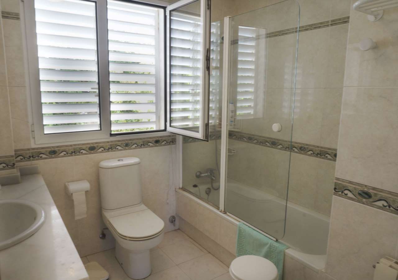 6 Bed, 3 Bath, HouseFor Sale, Villajoyosa, Alicante