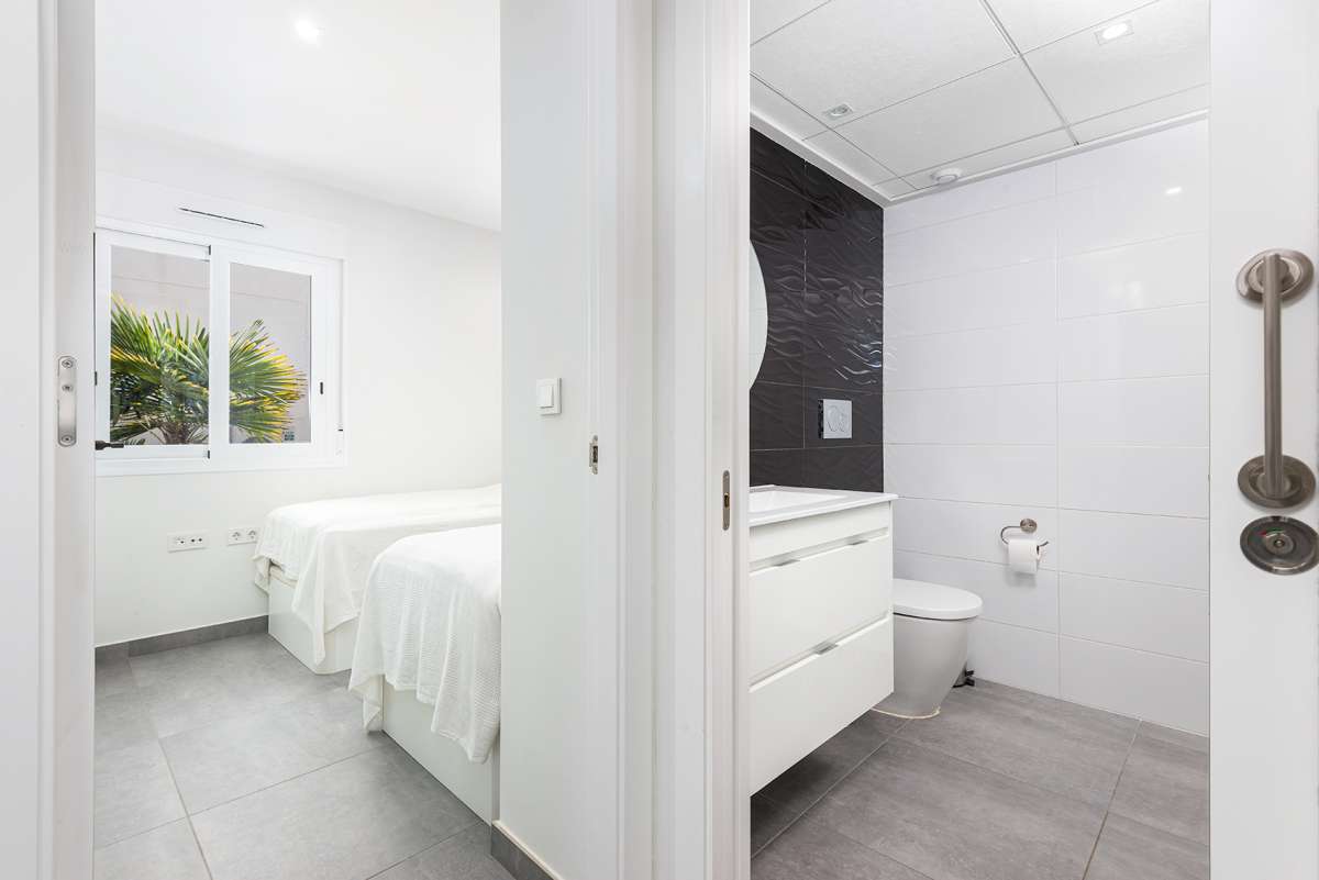 3 Bed, 2 Bath, HouseFor Sale, Torrevieja, Alicante