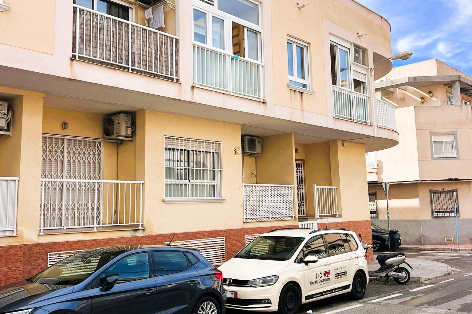 2 Bed, 1 Bath, ApartmentFor Sale, Torrevieja, Alicante
