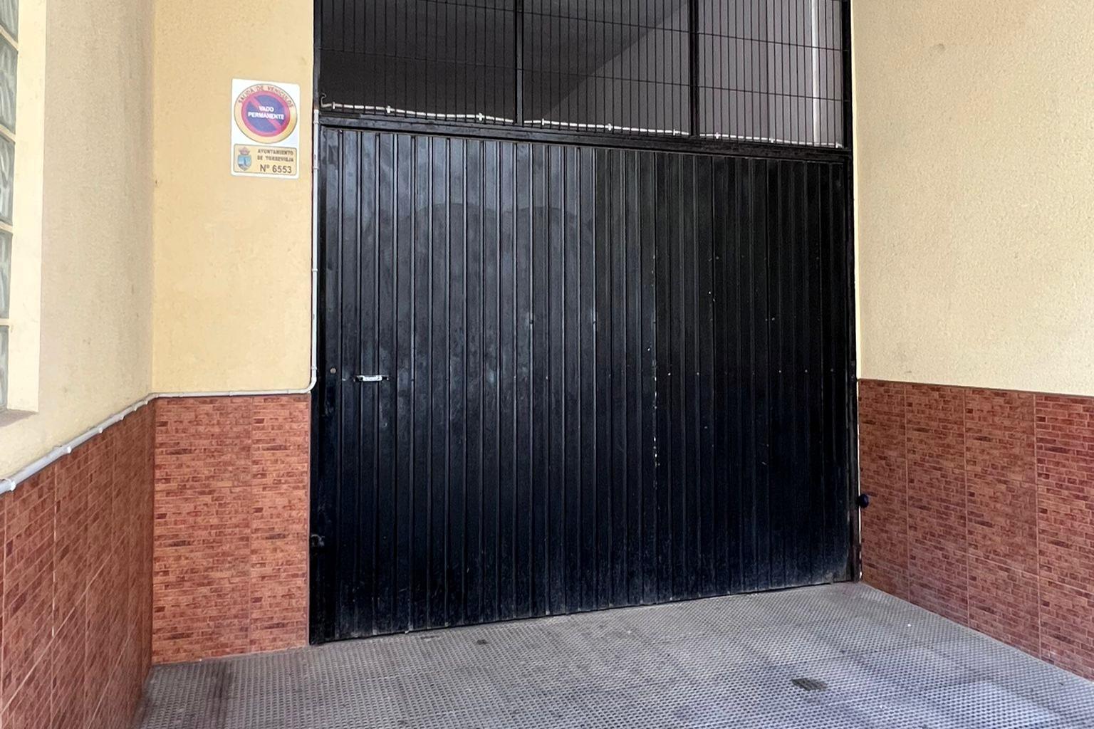 2 Bed, 1 Bath, ApartmentFor Sale, Torrevieja, Alicante