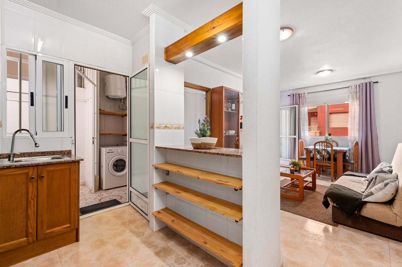 2 Bed, 1 Bath, ApartmentFor Sale, Torrevieja, Alicante