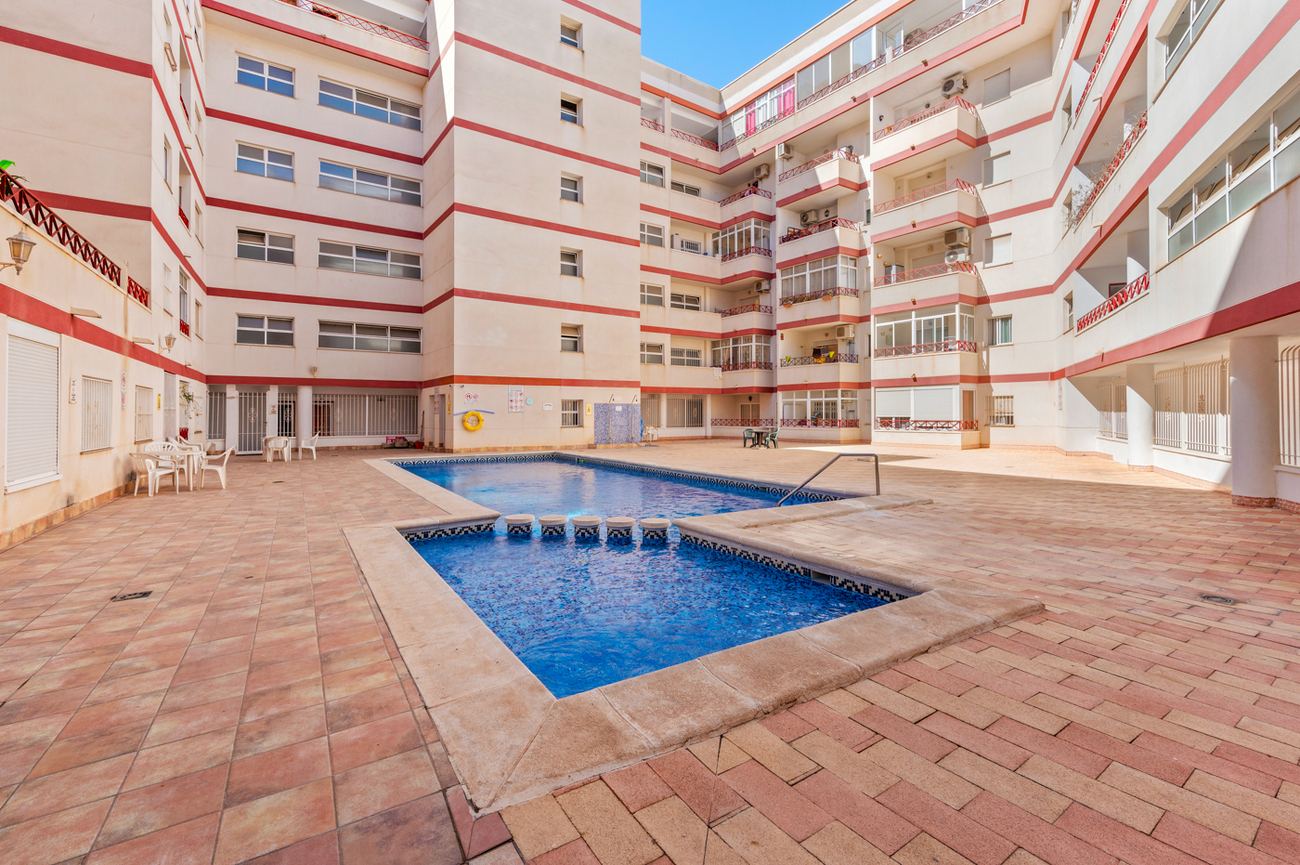 2 Bed, 1 Bath, ApartmentFor Sale, Torrevieja, Alicante