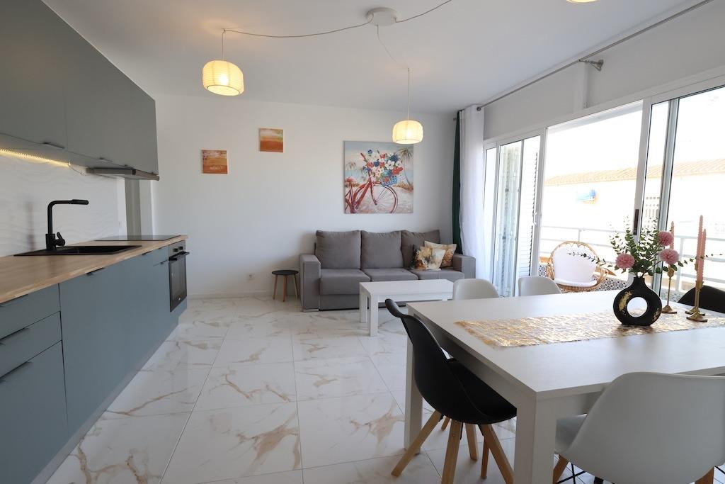 3 Bed, 1 Bath, ApartmentFor Sale, Torrevieja, Alicante