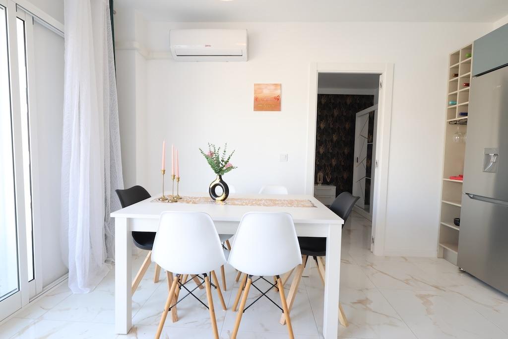 3 Bed, 1 Bath, ApartmentFor Sale, Torrevieja, Alicante
