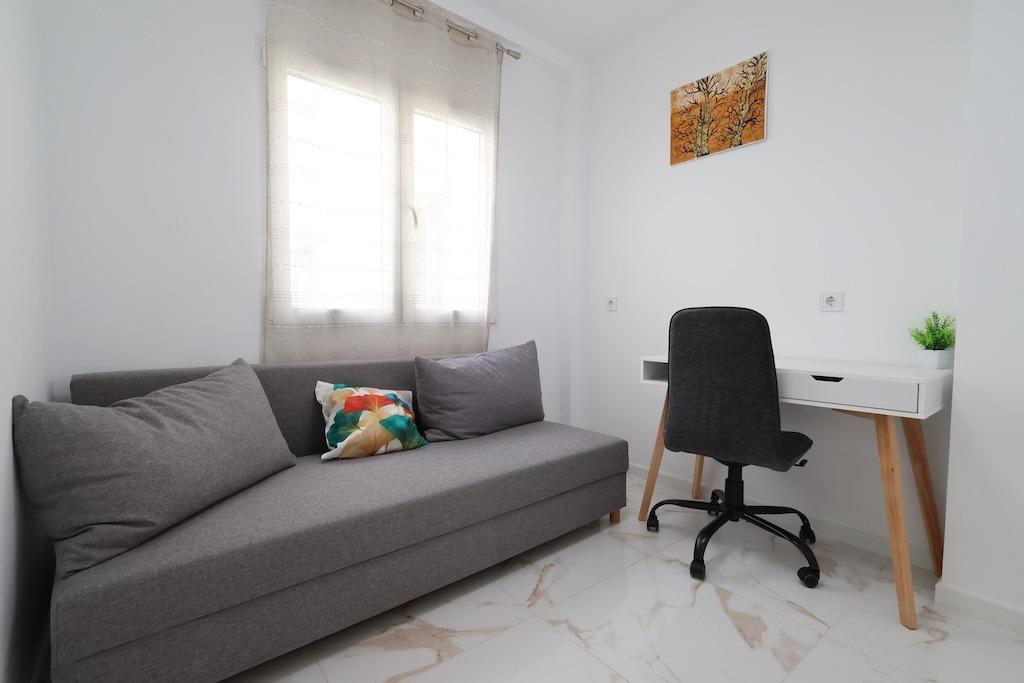3 Bed, 1 Bath, ApartmentFor Sale, Torrevieja, Alicante
