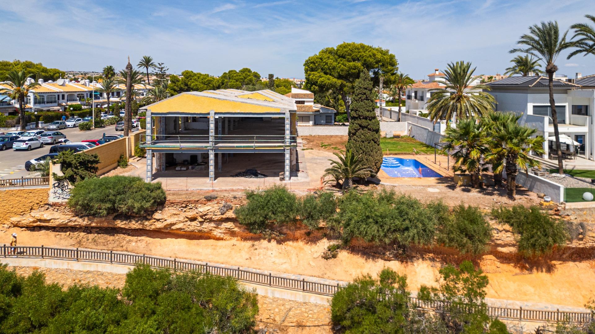 8 Bed, 4 Bath, HouseFor Sale, Cabo Roig, Alicante