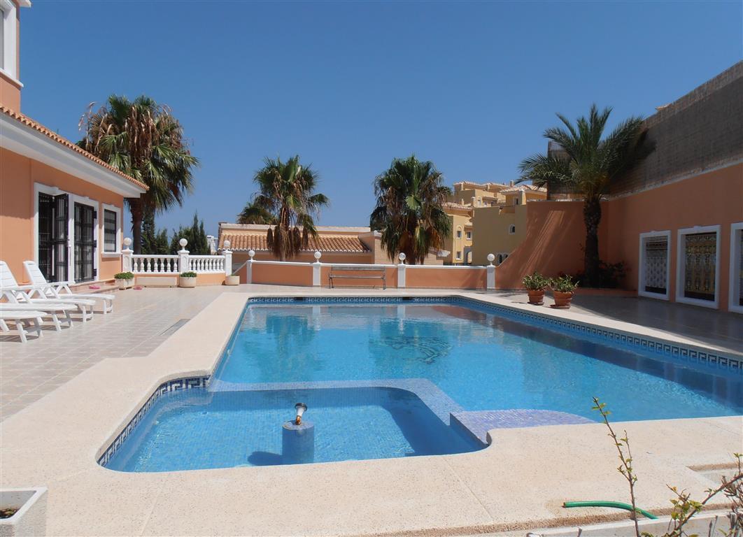 5 Bed, 4 Bath, HouseFor Sale, Calpe, Alicante