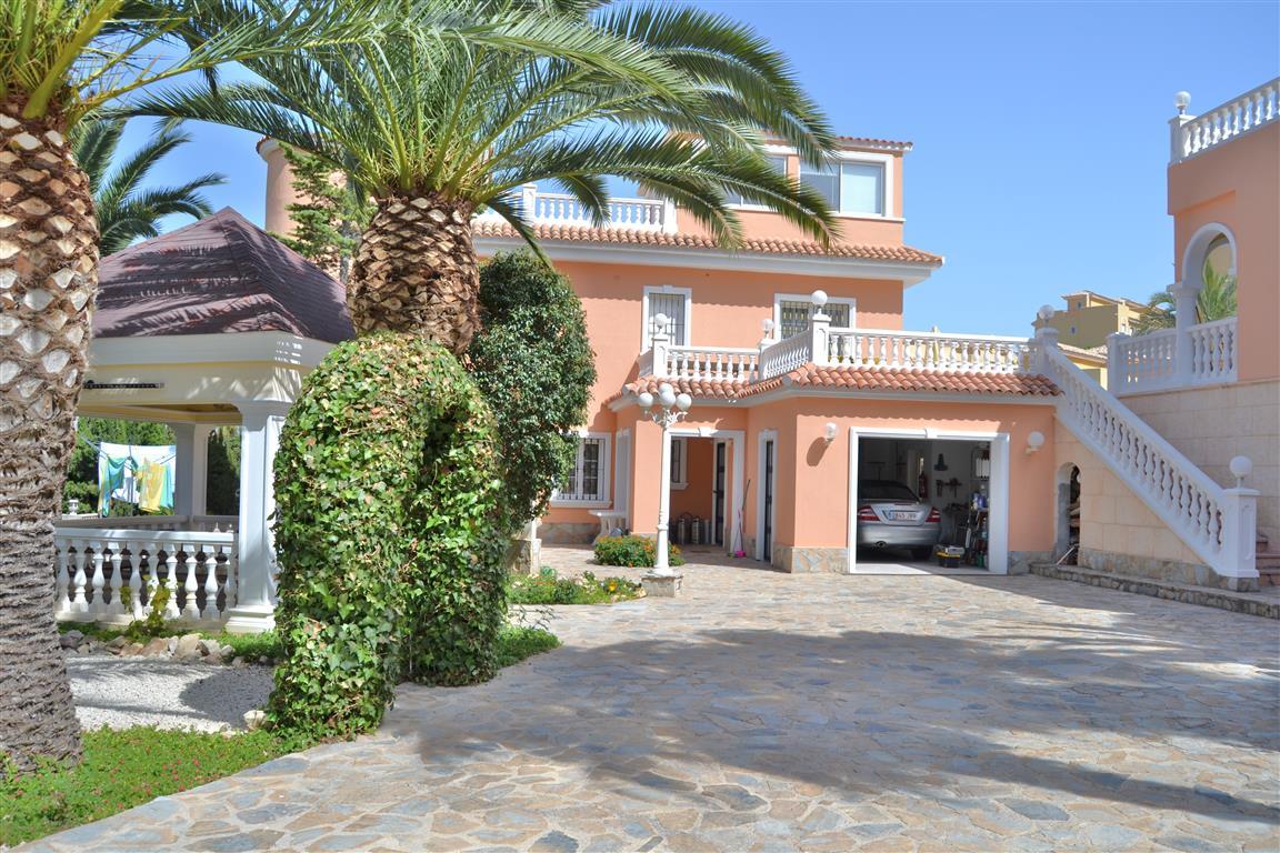 5 Bed, 4 Bath, HouseFor Sale, Calpe, Alicante