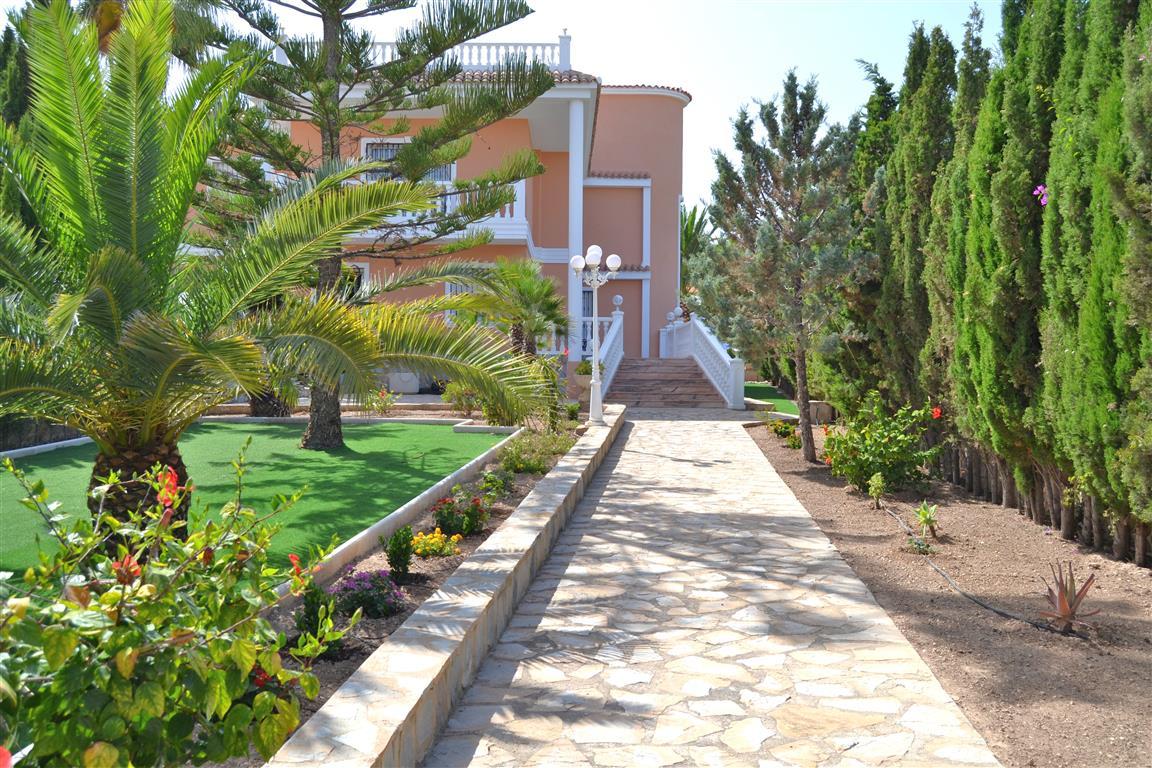 5 Bed, 4 Bath, HouseFor Sale, Calpe, Alicante