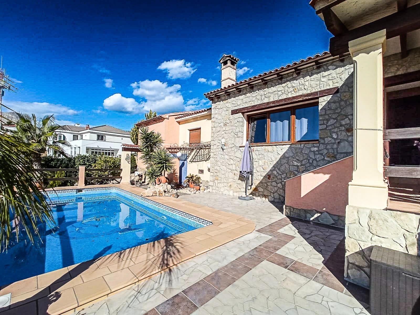 3 Bed, 2 Bath, HouseFor Sale, Alfas del Pi, Alicante