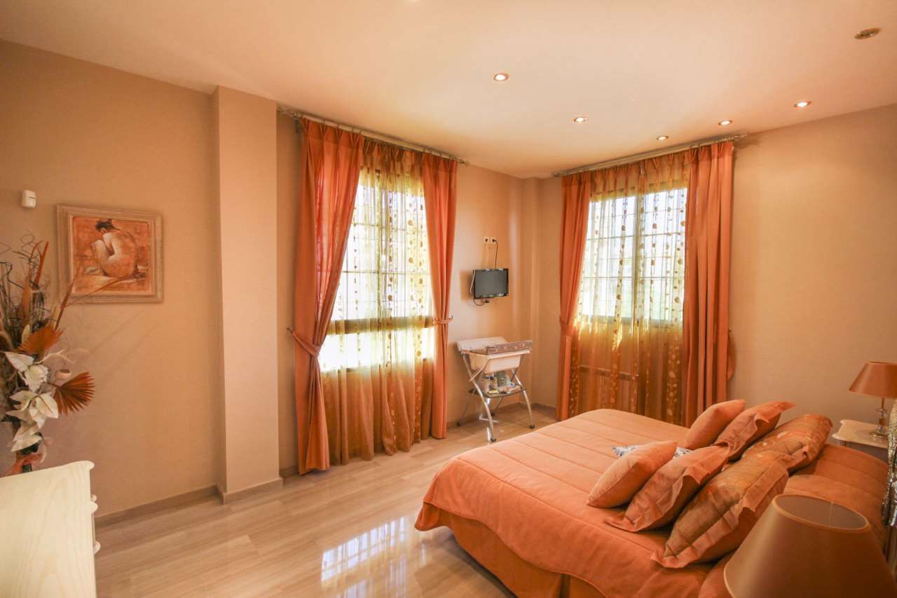 5 Bed, 4 Bath, HouseFor Sale, Benidorm, Alicante