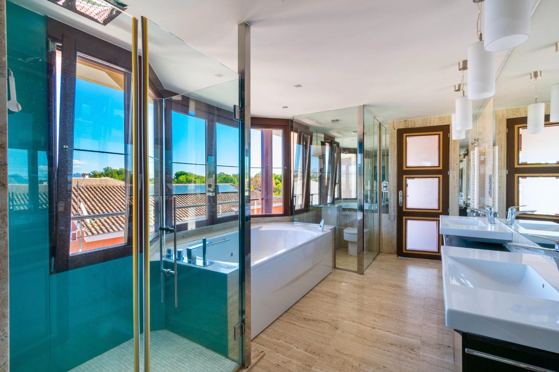 4 Bed, 2 Bath, HouseFor Sale, Alfas del Pi, Alicante