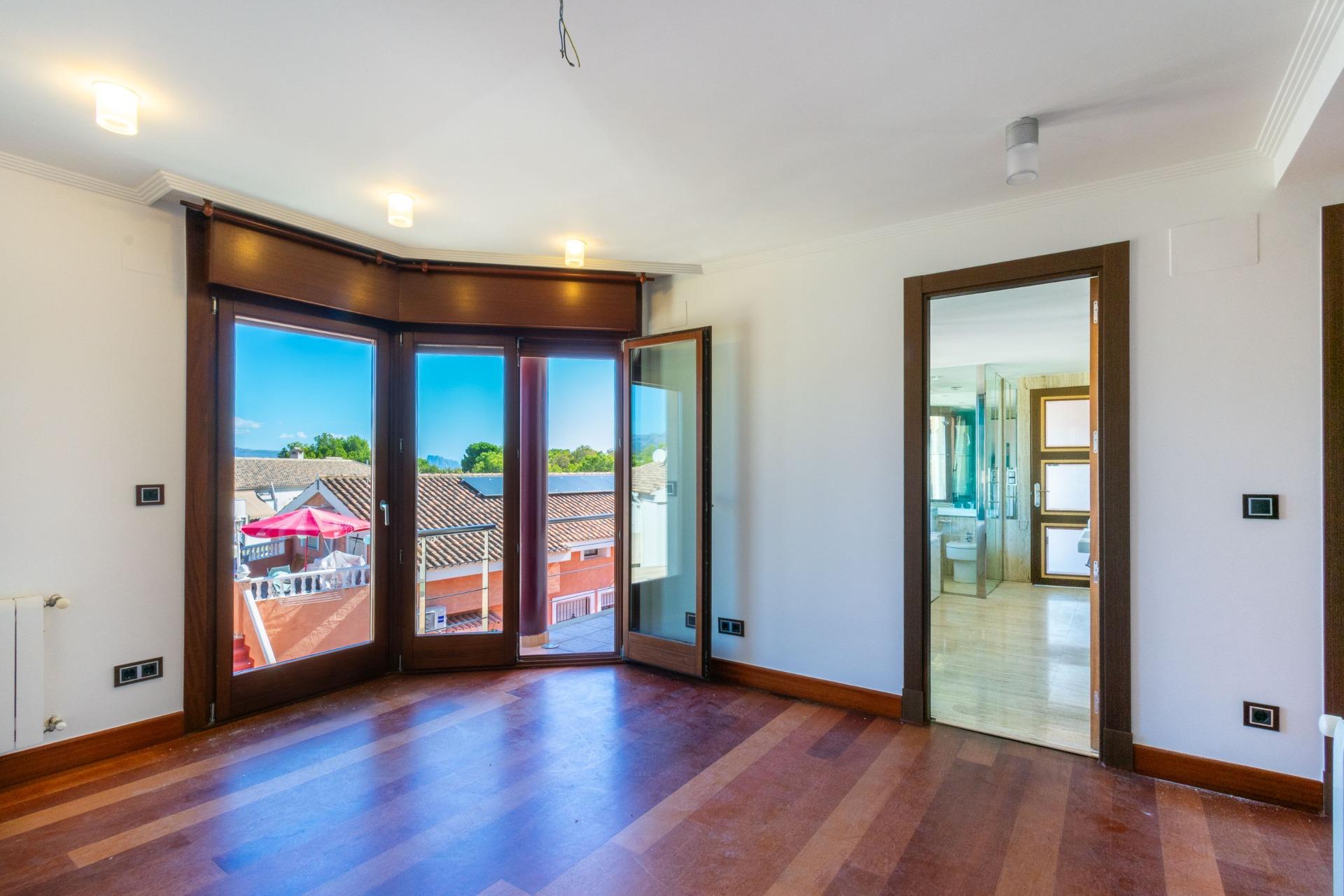 4 Bed, 2 Bath, HouseFor Sale, Alfas del Pi, Alicante