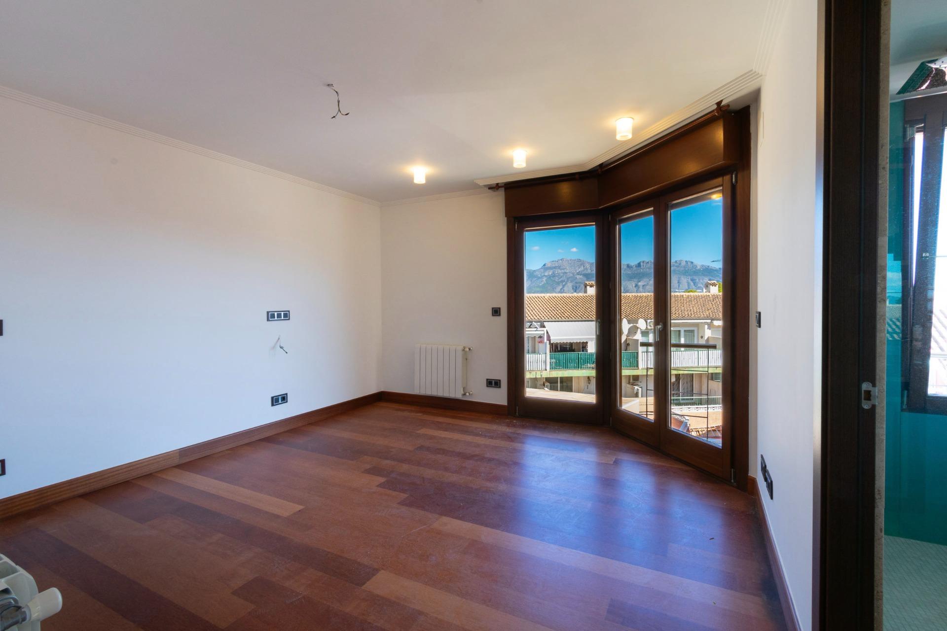 4 Bed, 2 Bath, HouseFor Sale, Alfas del Pi, Alicante