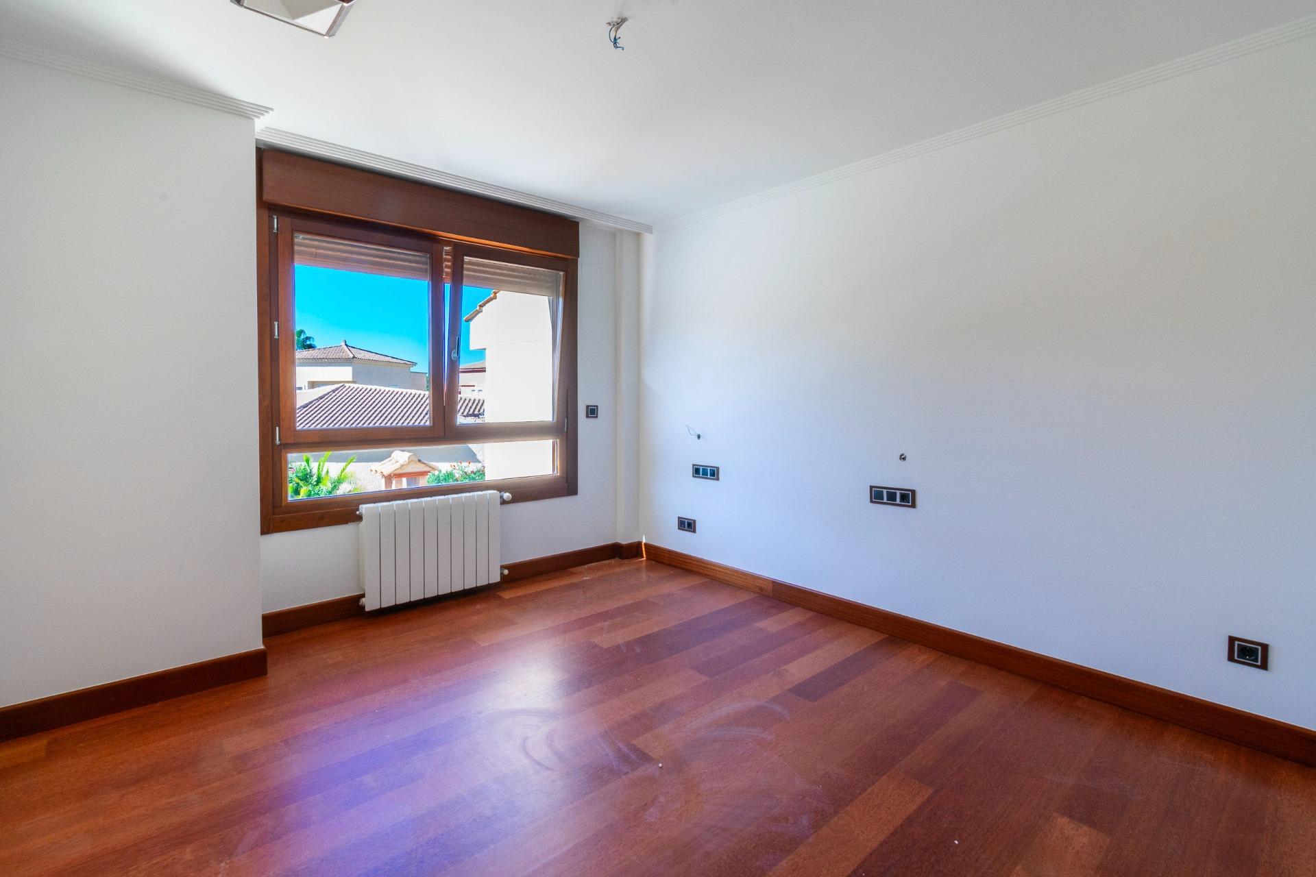 4 Bed, 2 Bath, HouseFor Sale, Alfas del Pi, Alicante