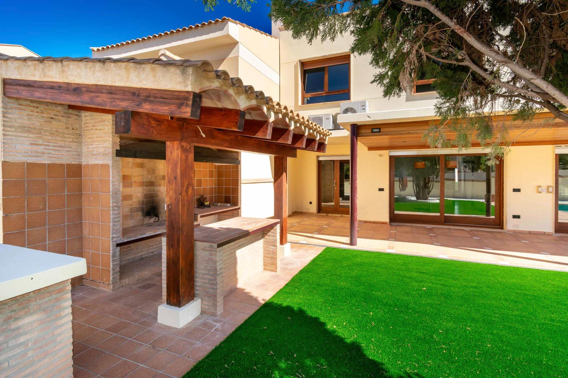 4 Bed, 2 Bath, HouseFor Sale, Alfas del Pi, Alicante