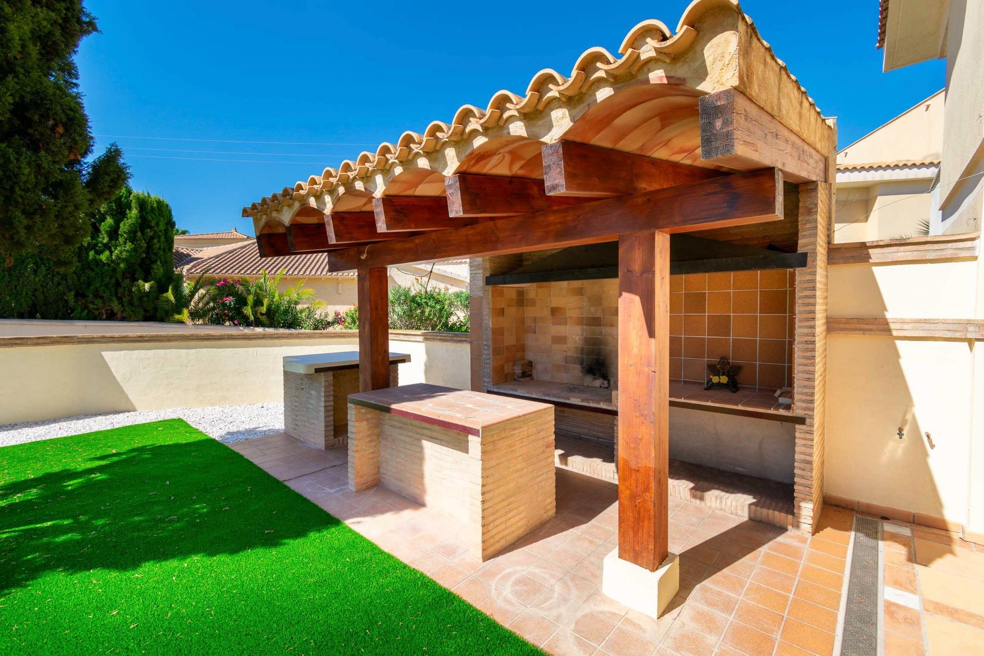 4 Bed, 2 Bath, HouseFor Sale, Alfas del Pi, Alicante