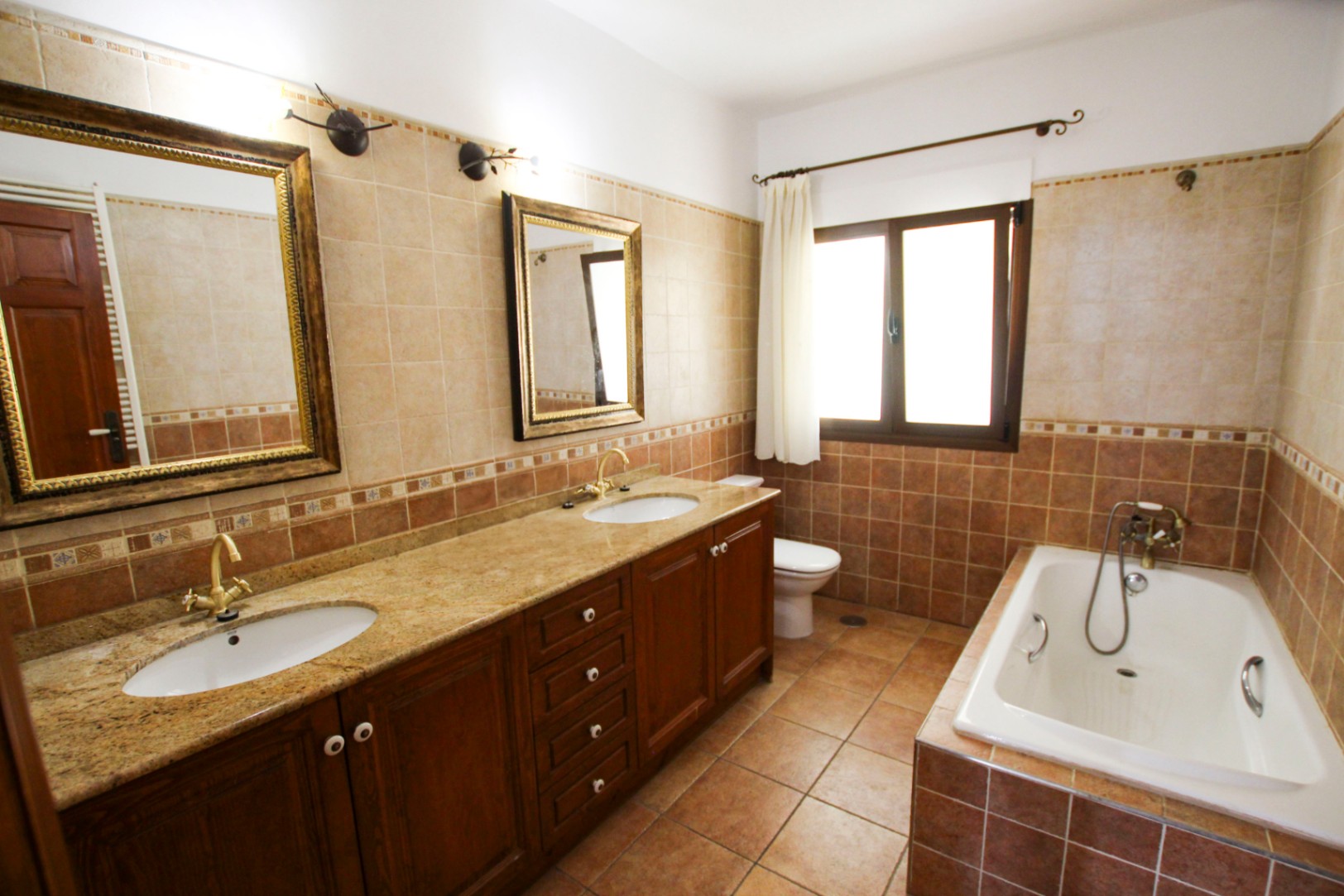 4 Bed, 2 Bath, HouseFor Sale, Altea, Alicante