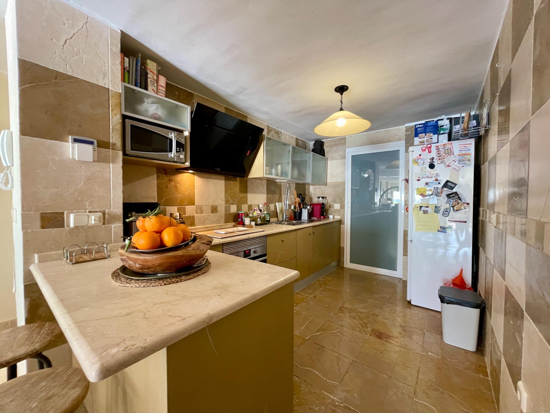 3 Bed, 2 Bath, ApartmentFor Sale, Alicante, Alicante