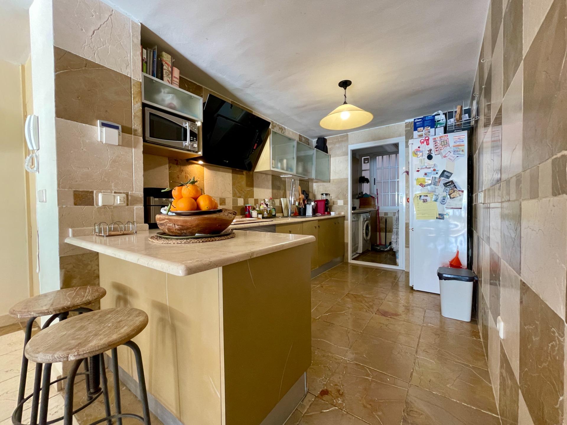 3 Bed, 2 Bath, ApartmentFor Sale, Alicante, Alicante