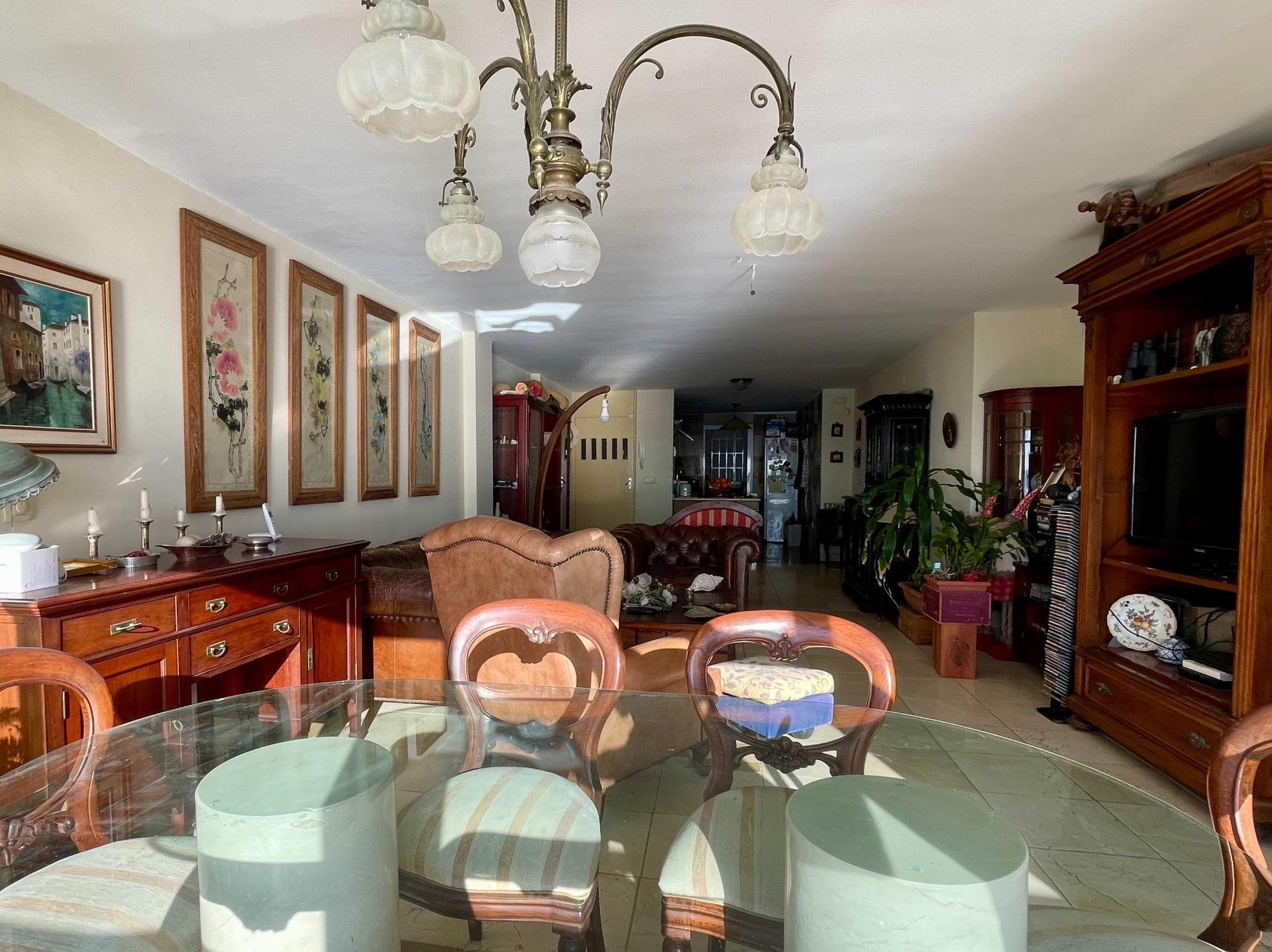 3 Bed, 2 Bath, ApartmentFor Sale, Alicante, Alicante