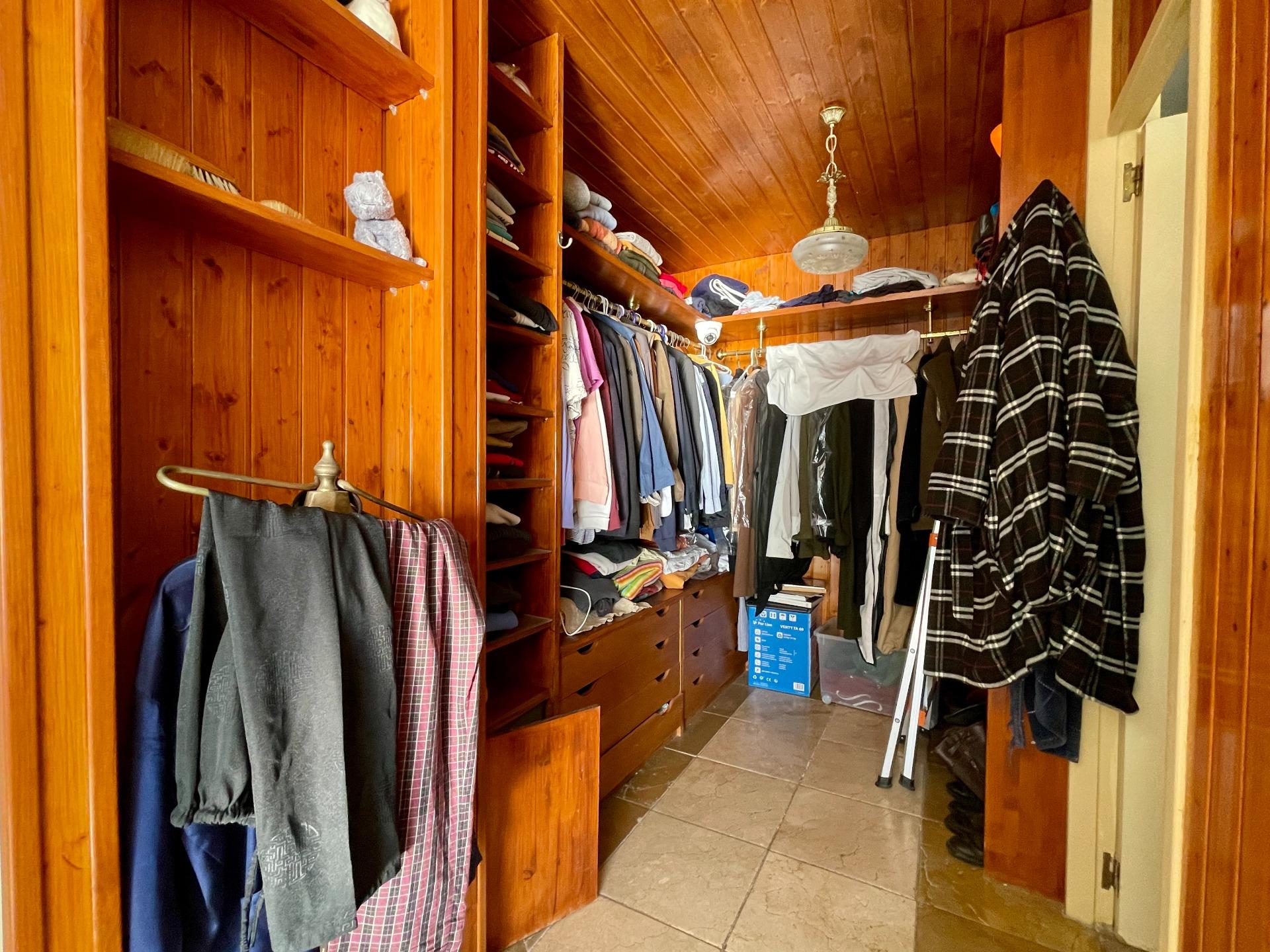 3 Bed, 2 Bath, ApartmentFor Sale, Alicante, Alicante