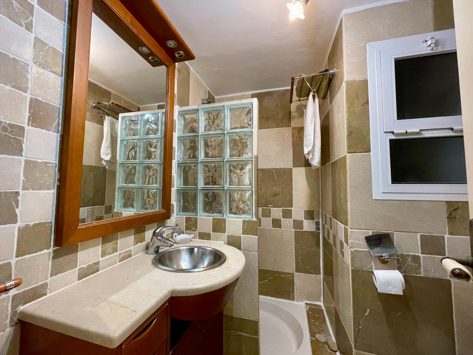 3 Bed, 2 Bath, ApartmentFor Sale, Alicante, Alicante