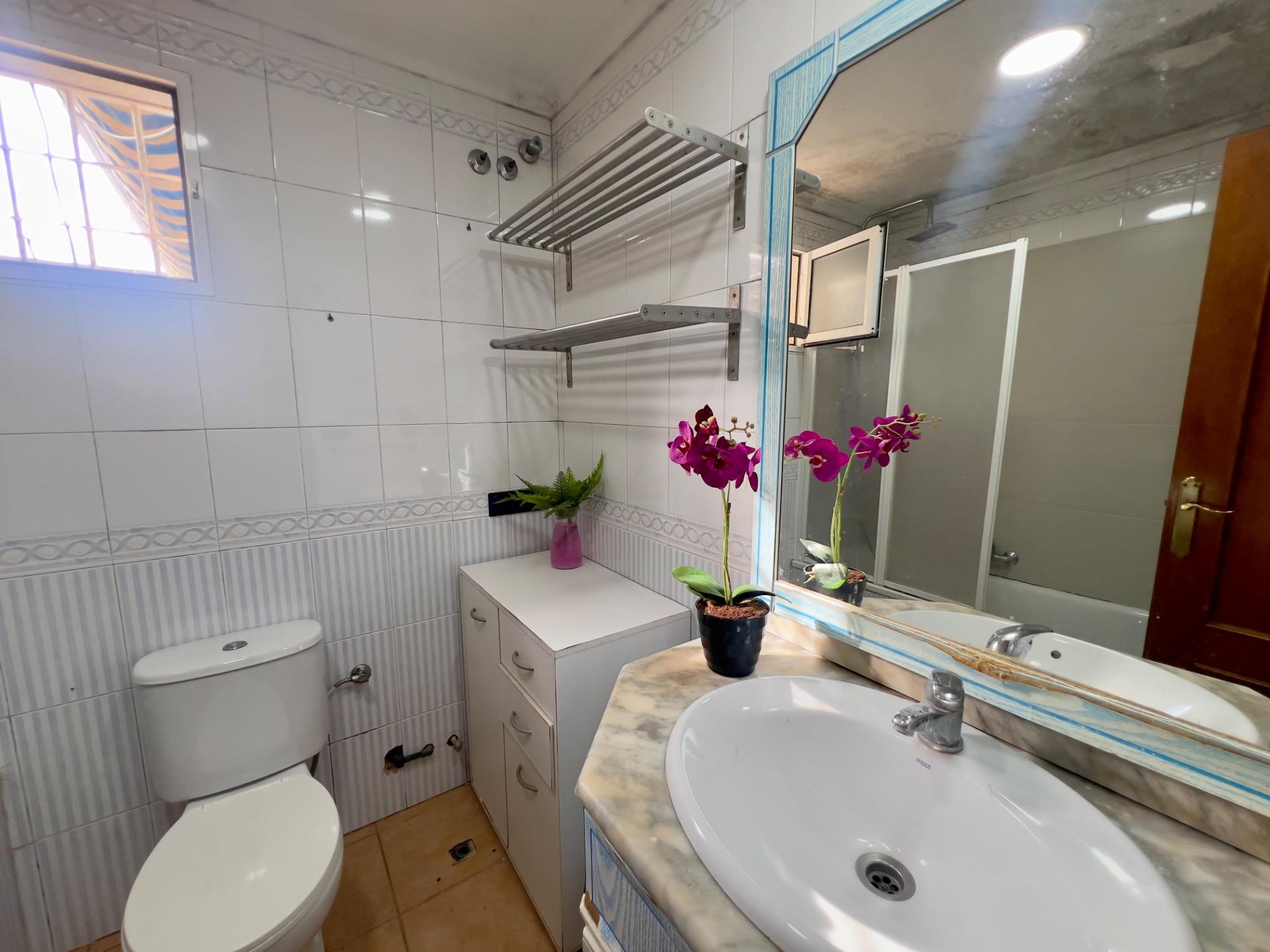 4 Bed, 1 Bath, HouseFor Sale, Torrevieja, Alicante