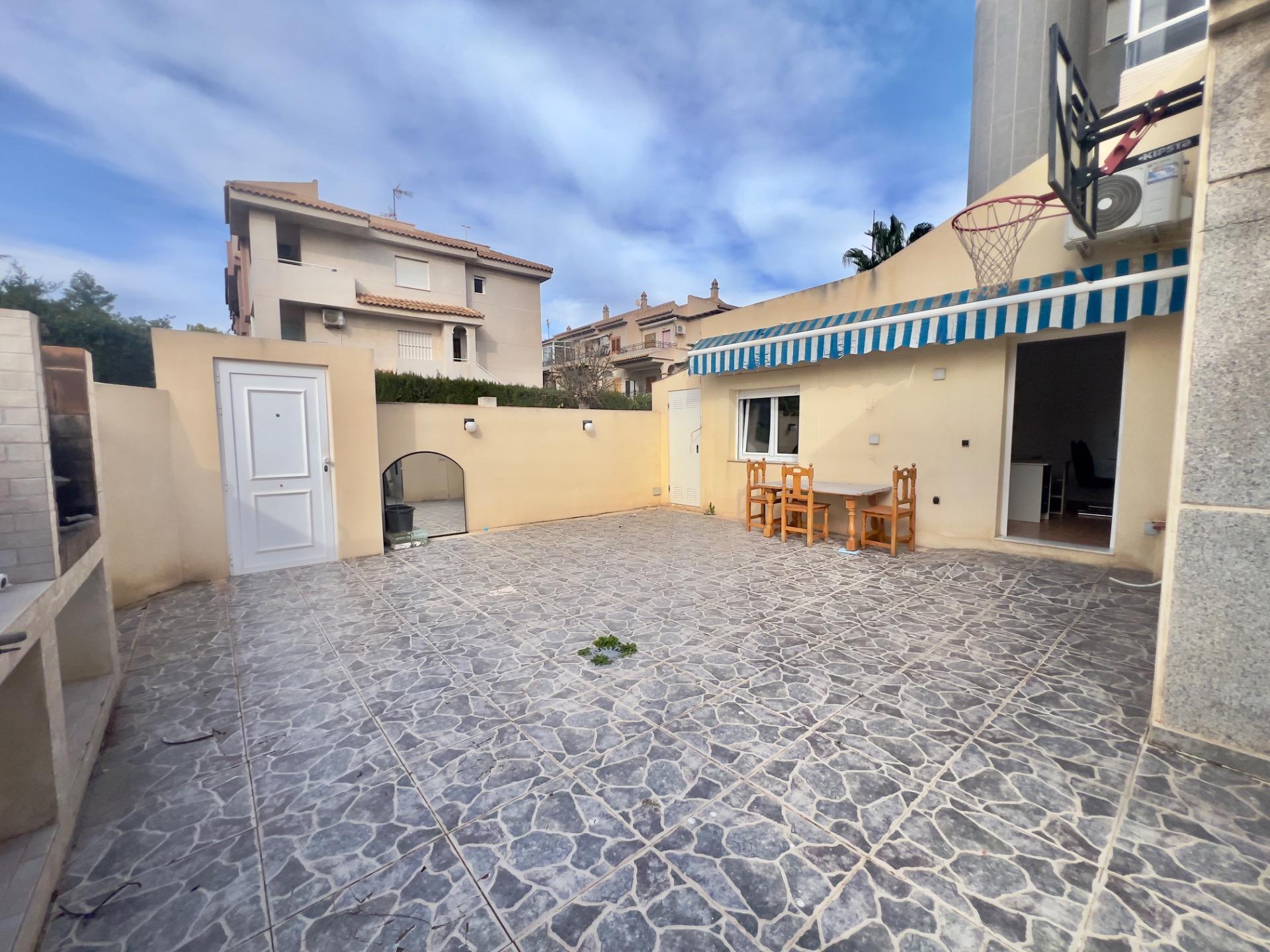 4 Bed, 1 Bath, HouseFor Sale, Torrevieja, Alicante