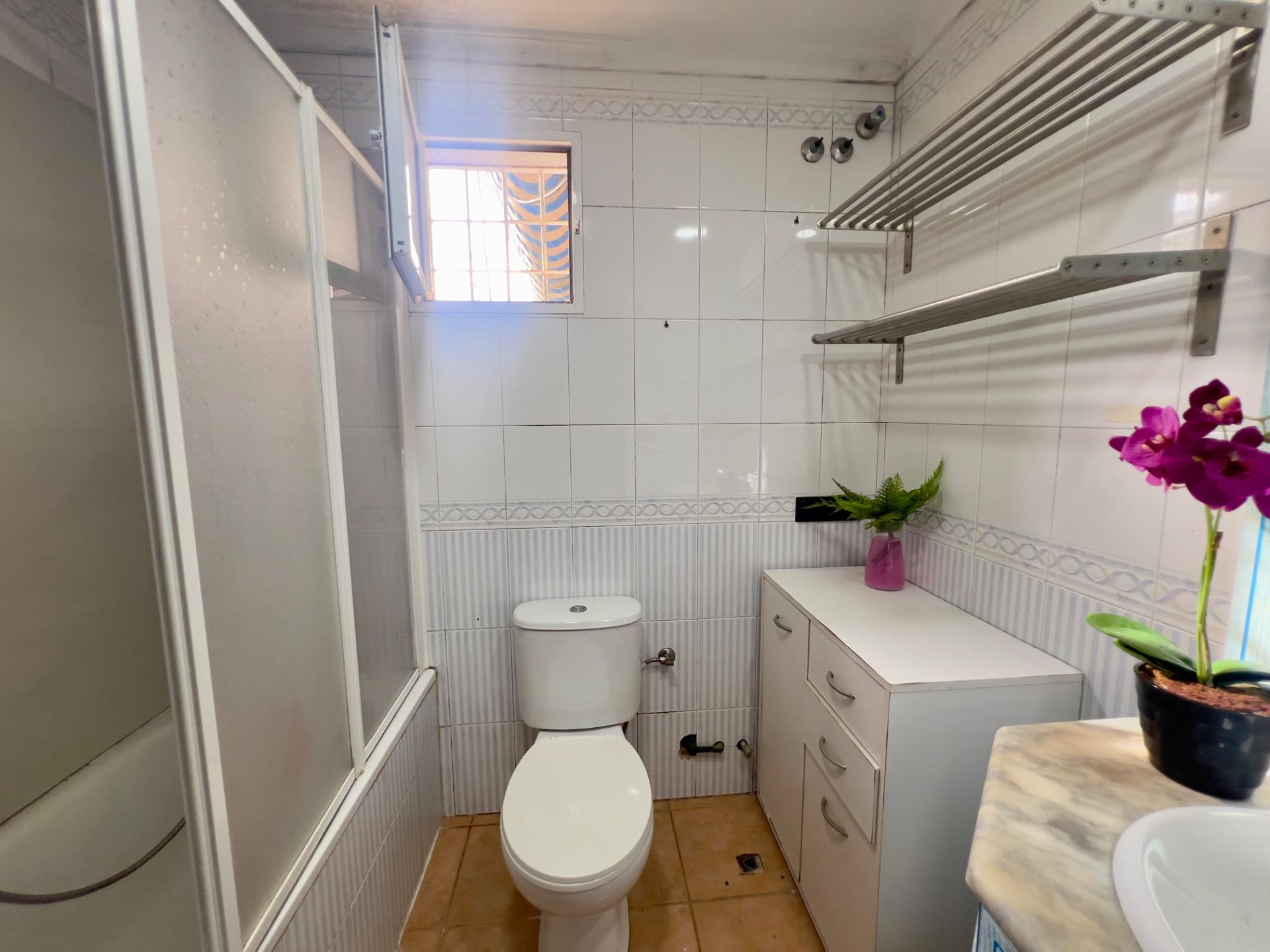 4 Bed, 1 Bath, HouseFor Sale, Torrevieja, Alicante