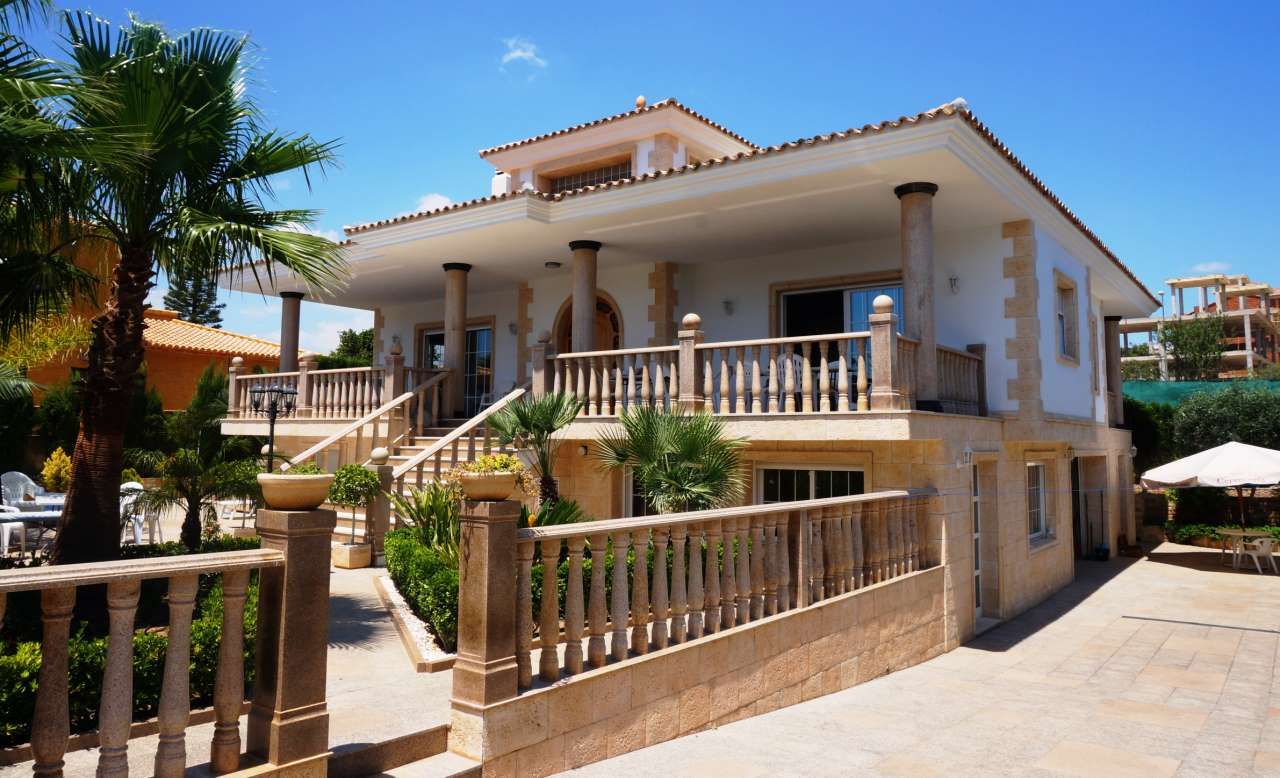 12 Bed, 7 Bath, HouseFor Sale, Alfas del Pi, Alicante