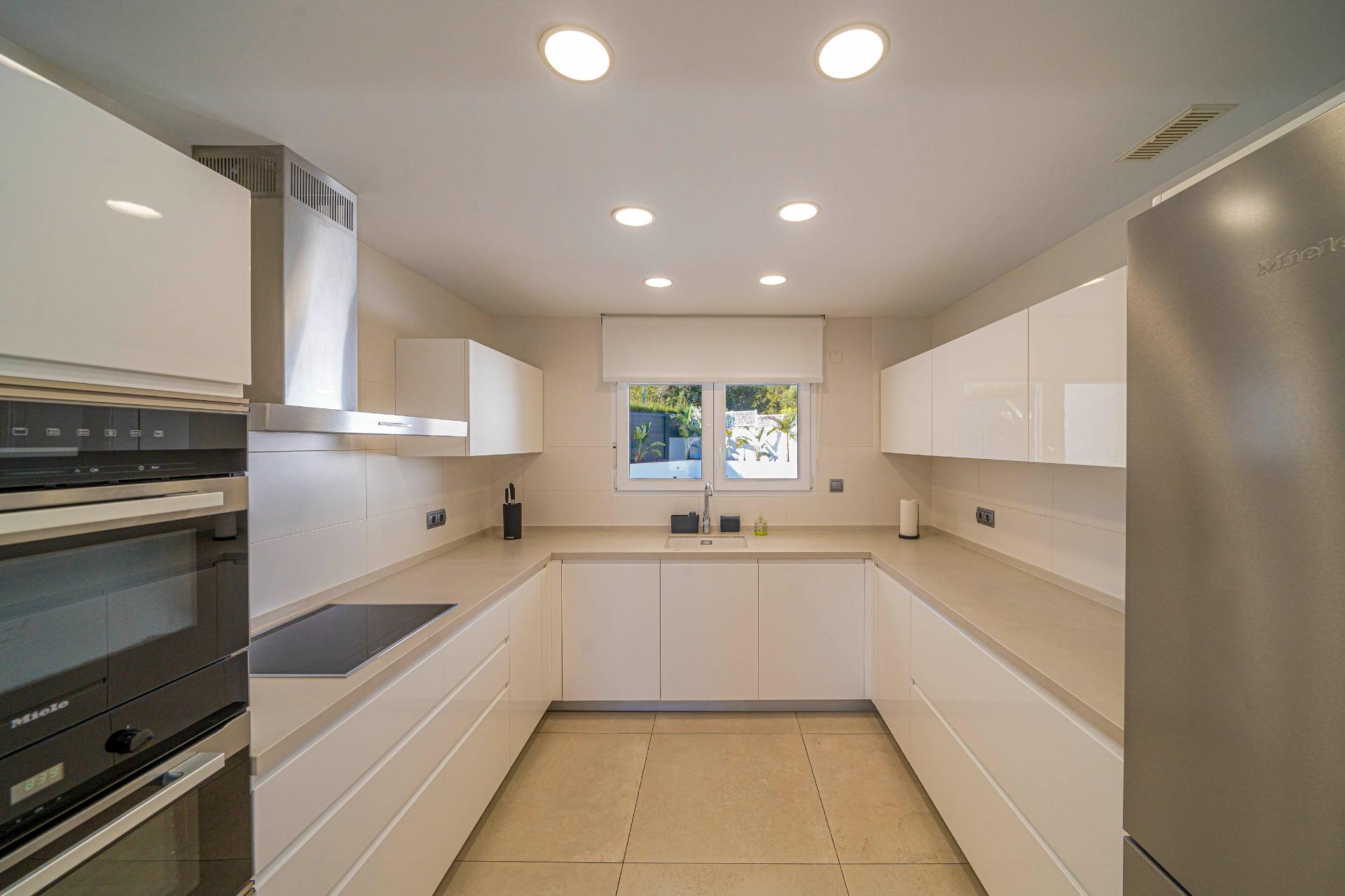 4 Bed, 3 Bath, HouseFor Sale, Alfas del Pi, Alicante