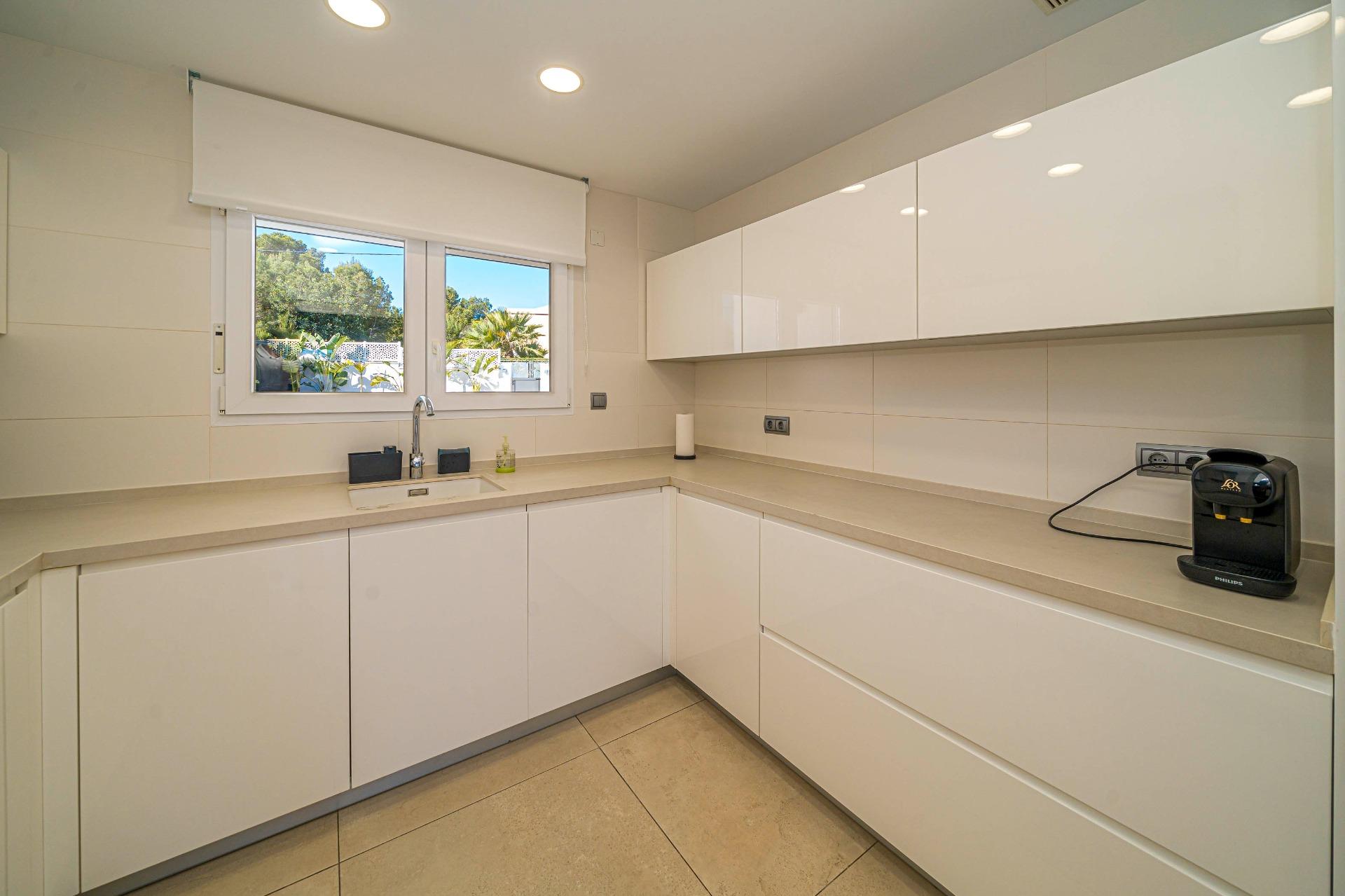 4 Bed, 3 Bath, HouseFor Sale, Alfas del Pi, Alicante