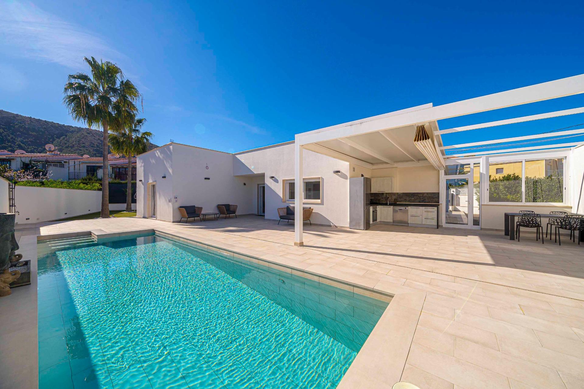 4 Bed, 3 Bath, HouseFor Sale, Alfas del Pi, Alicante