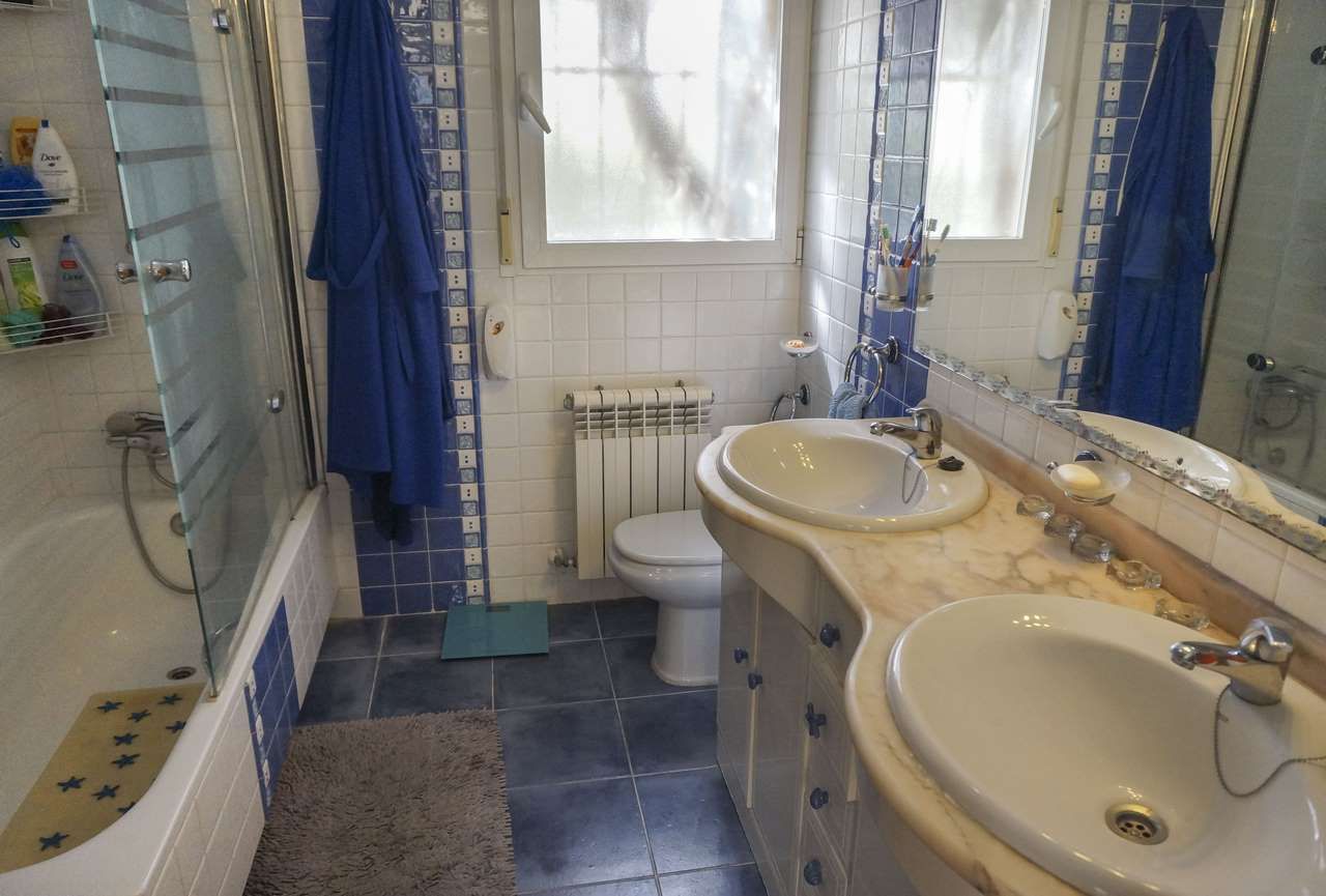 5 Bed, 3 Bath, HouseFor Sale, Alfas del Pi, Alicante