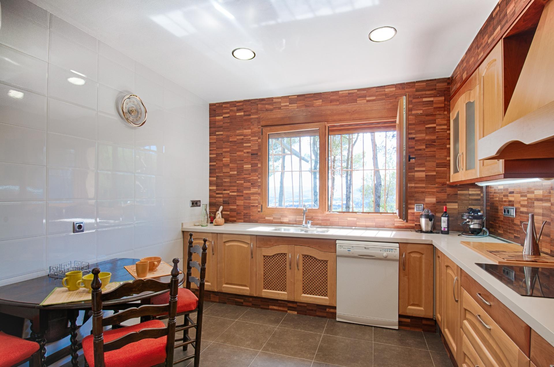 4 Bed, 1 Bath, HouseFor Sale, Muro D'alcoi, Alicante